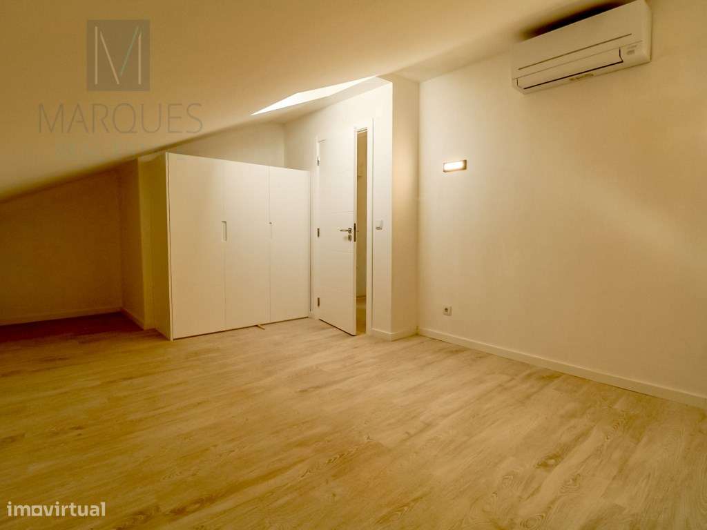 Moradia V2+2 com garagem em Vale de Milhaços - Corroios-26