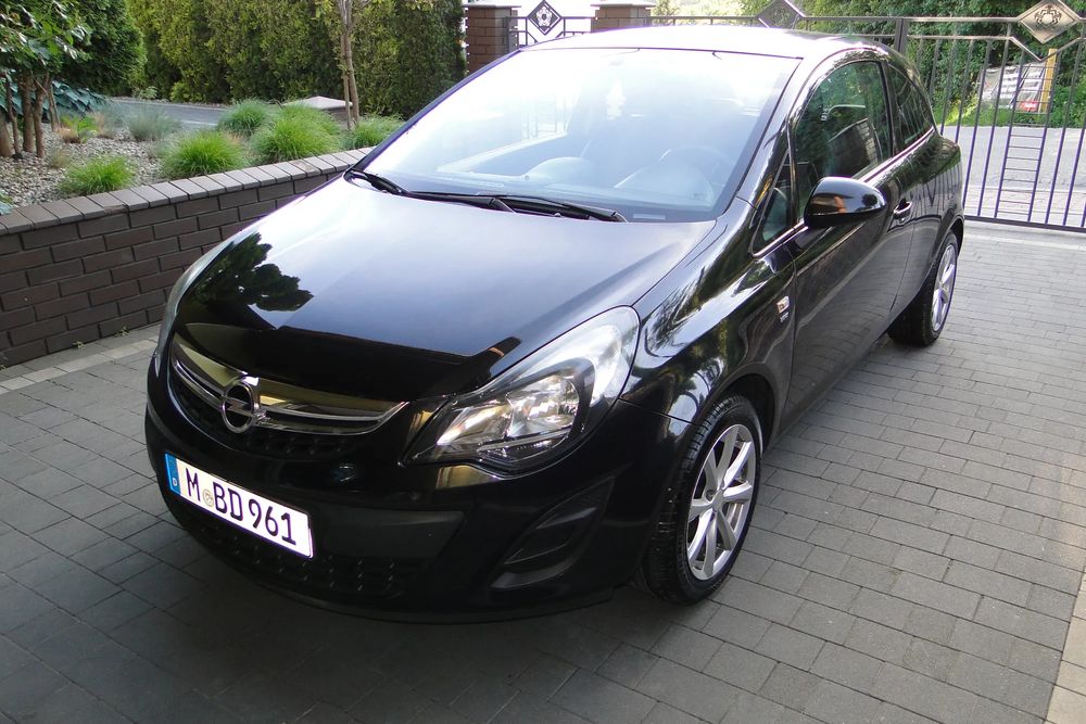 Opel Corsa E 1.4 16V 150 Jahre 2014