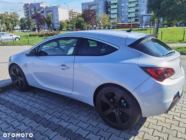 Opel Astra IV GTC 1.6 T Sport - 5