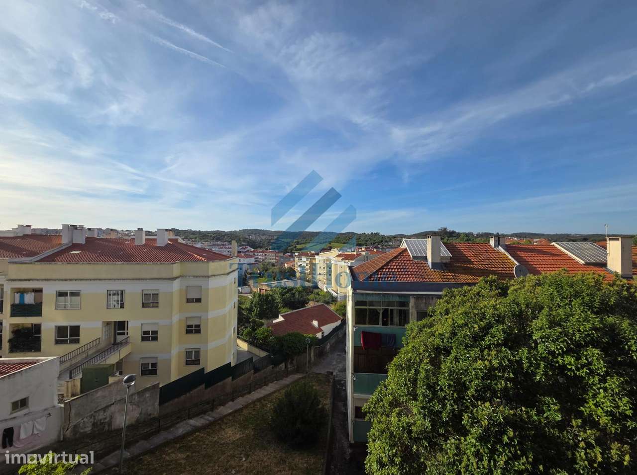 T1+1 totalmente remodelado e arrecadação com 23,5m2 e vista...-17