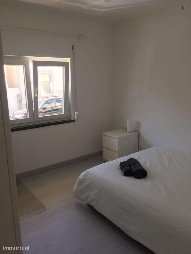 Quarto - localizado em Carcavelos Lisbon - Grande imagem: 5/12