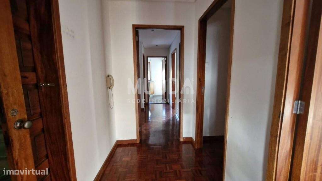 T4 com garagem | Habitação Própria ou Investimento  | Localização exce - Grande imagem: 5/20