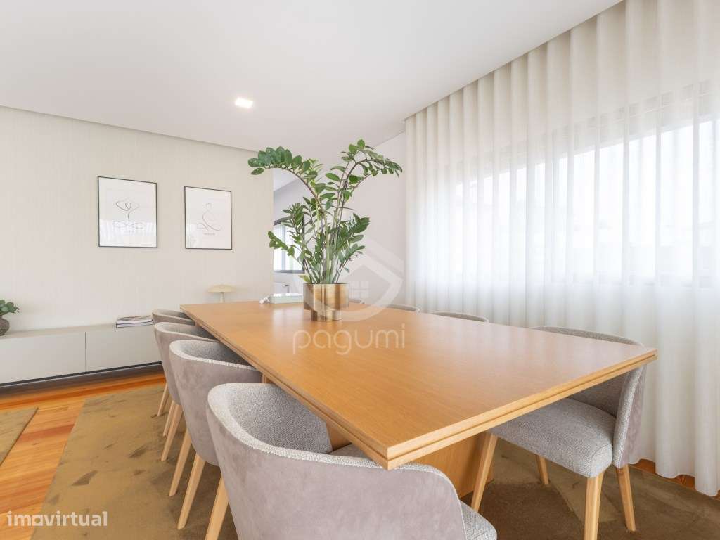 Moradia Contemporânea | 1.470 m² | A 1 Minuto da A4-9