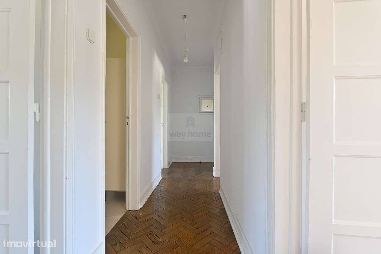 Apartamento T2 | Para remodelação | Alvalade-9