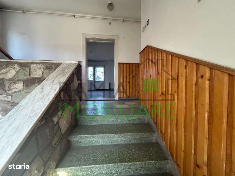 Casa cu 2 apartamente si teren generos-zona centrala, potential excele - Imagine principală: 4/19