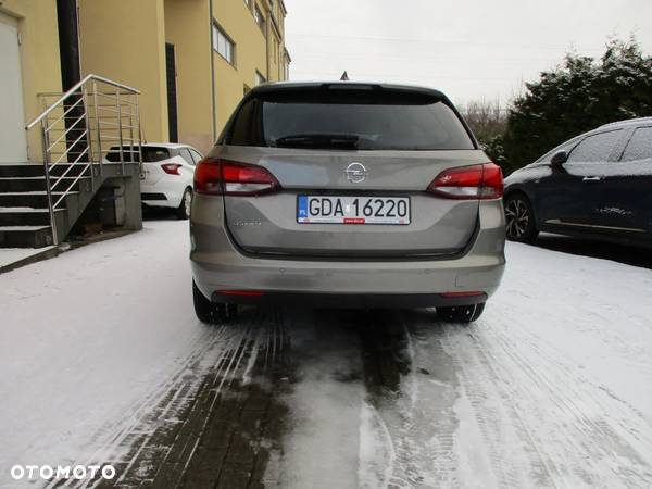 Opel Astra IV 1.6 CDTI Cosmo - 9