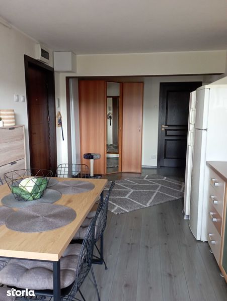 Vând apartament 3 camere în Hunedoara, zona M5, decomandat