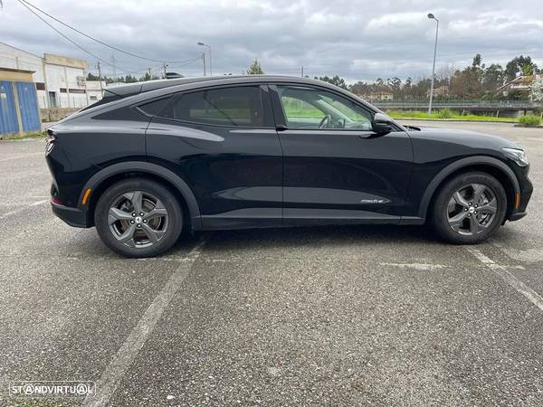 Ford Mustang Mach-E Alargada - 2