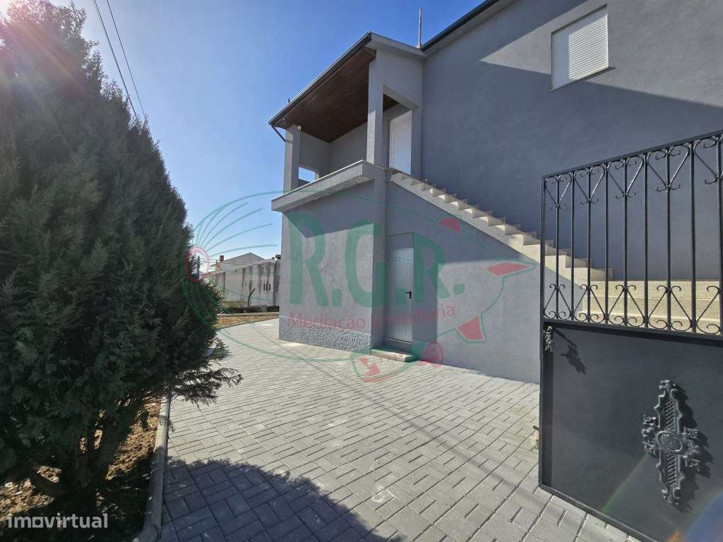 T3 Totalmente Renovado - Área Exterior 220m2 - Valbom - Grande imagem: 2/43