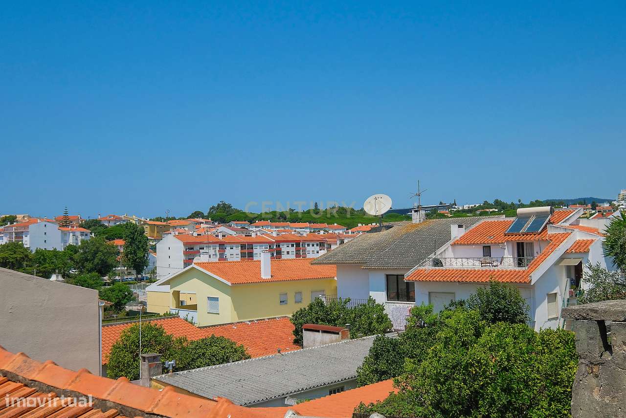 Moradia T4 Renovada no Estoril | Conforto, Espaço e Excelente Localiza-45