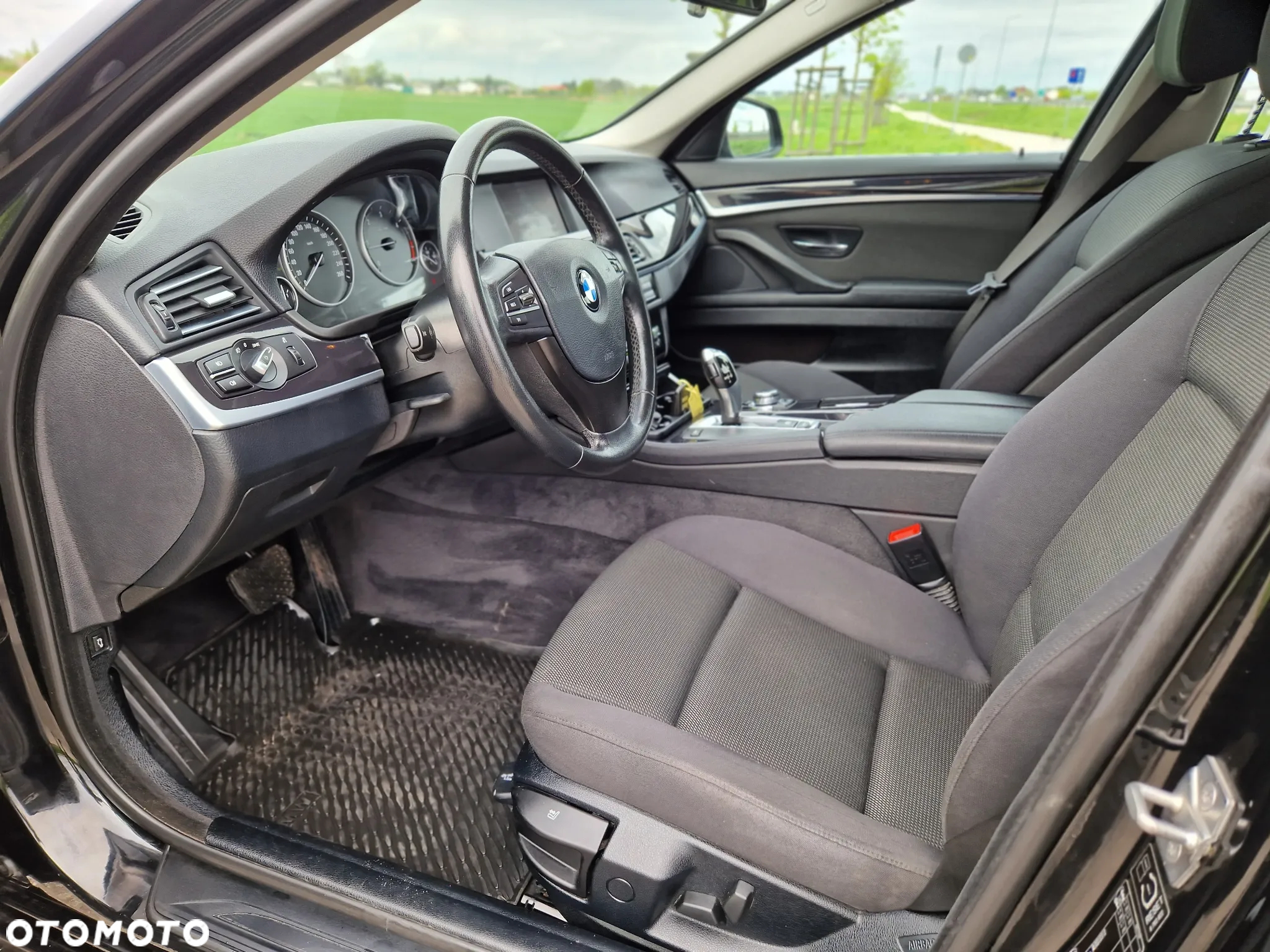 BMW Seria 5 520d Touring - 28