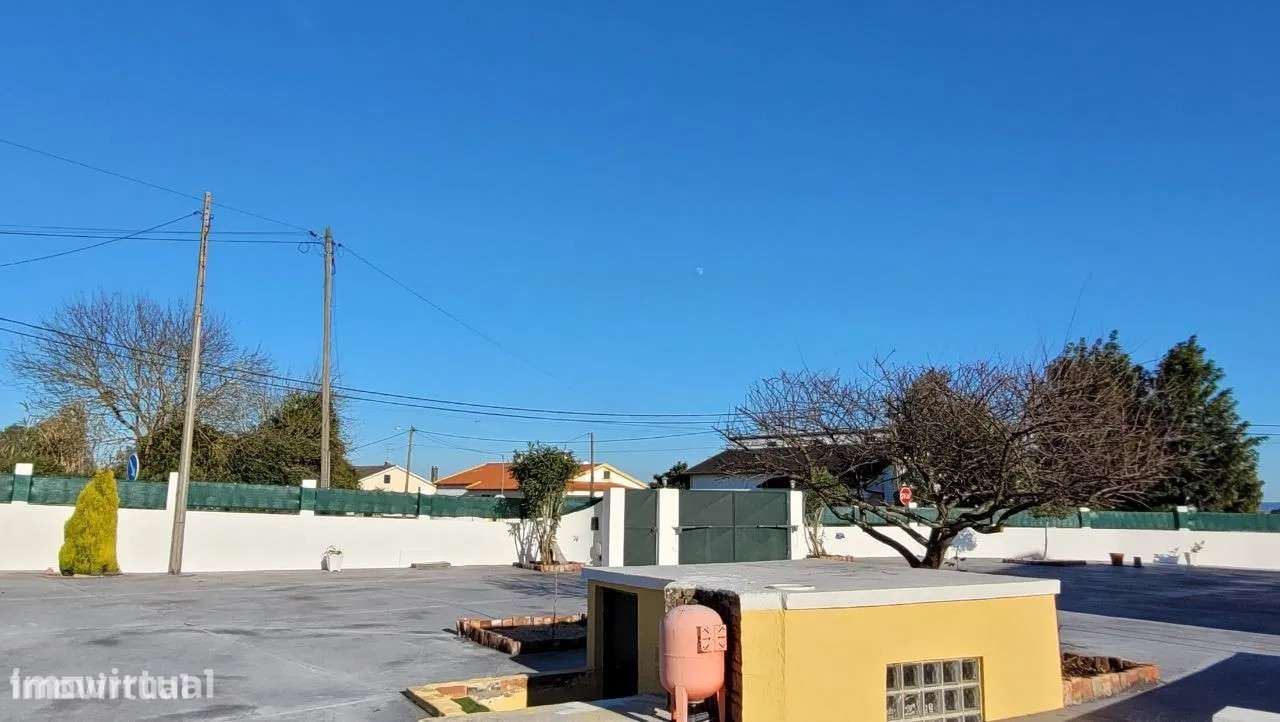 Moradia T3 isolada com piscina em Torres Novas-6
