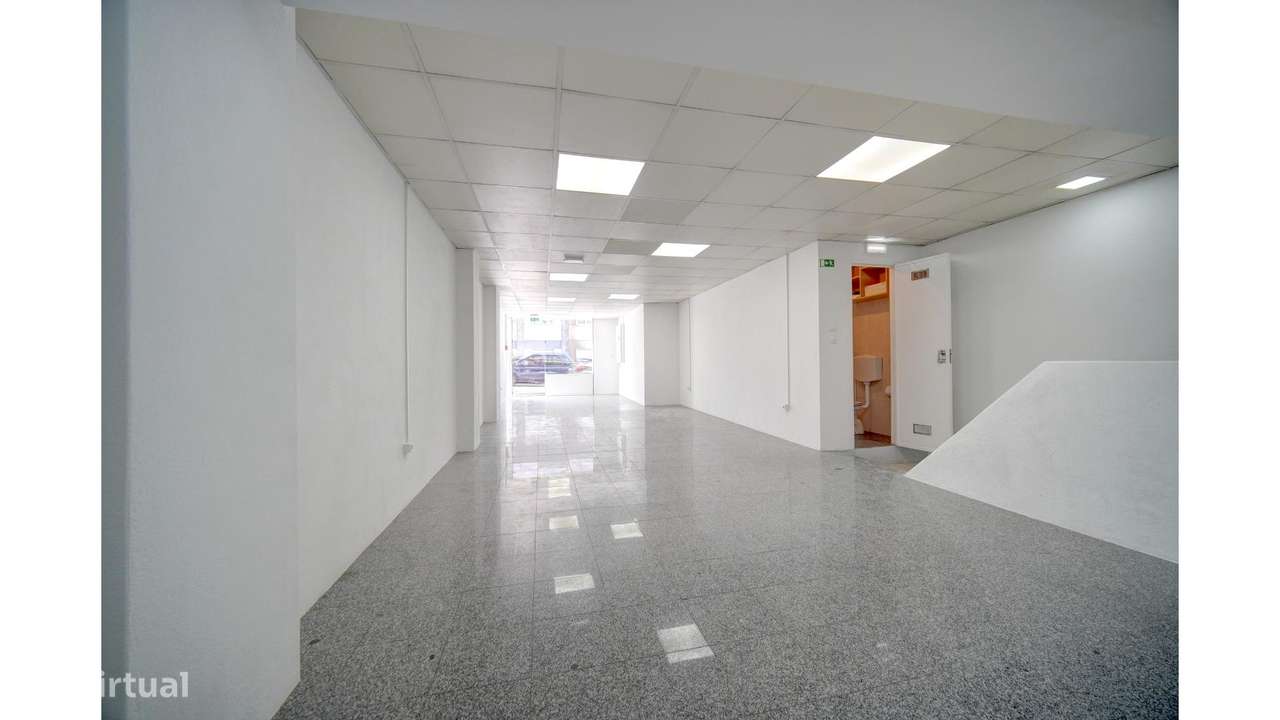 Loja em Sacavém-3