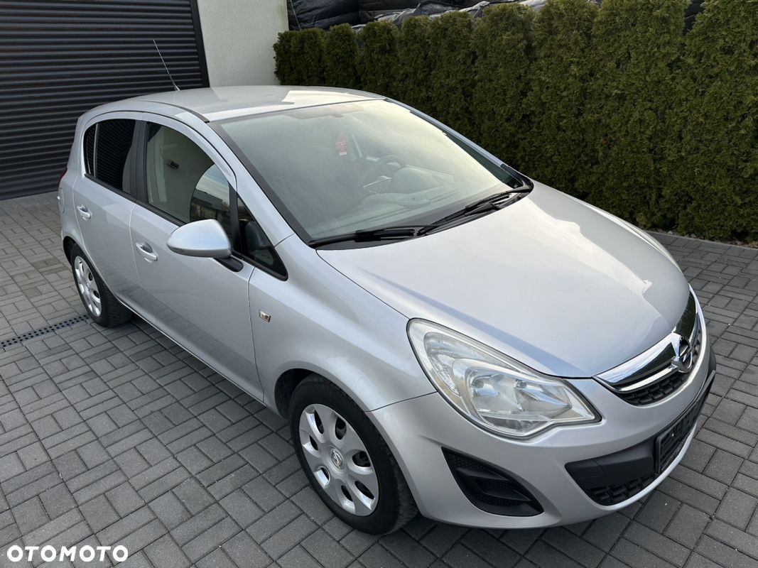 Opel Corsa 1.2 16V Cosmo - 1