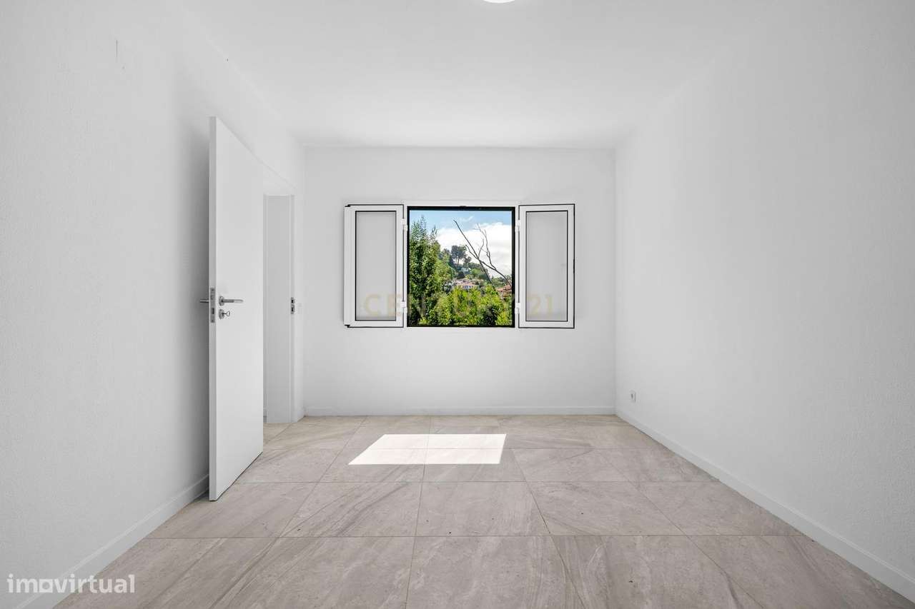 Oportunidade Única - Casa T2 - Renovada -  Funchal - Ilha da Madeira-14