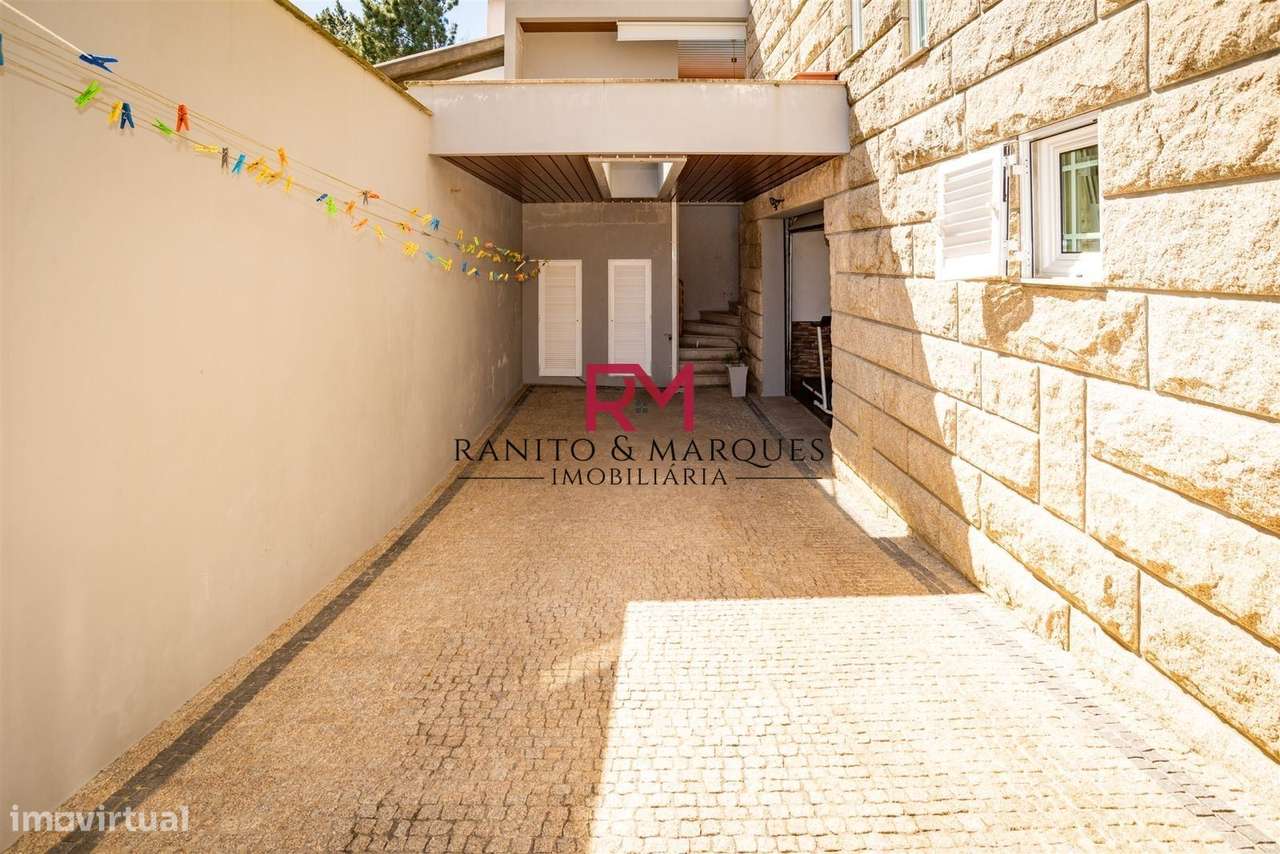 MORADIA T4 COM PISCINA - ALPENDURADA, MARCO DE CANAVESES - Grande imagem: 4/24