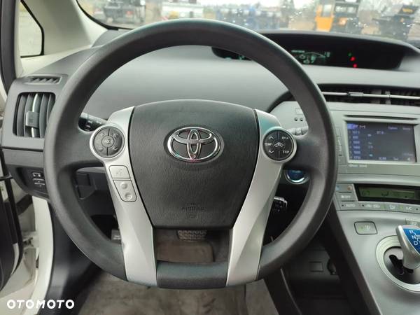 Toyota Prius - 13