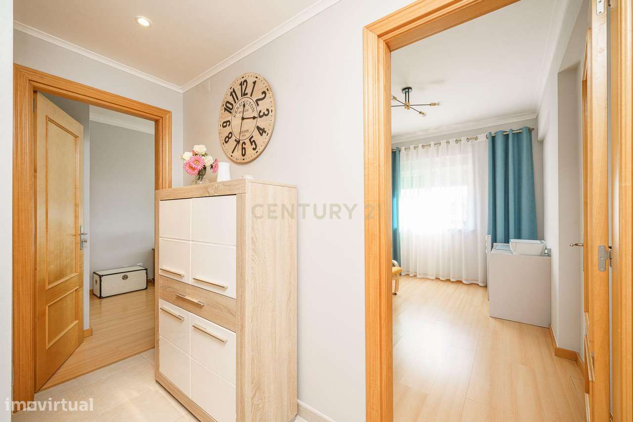 APARTAMENTO T3 COM ARRECADAÇÃO PARA VENDA EM S.SEBASTIÃO, SETÚBAL-12