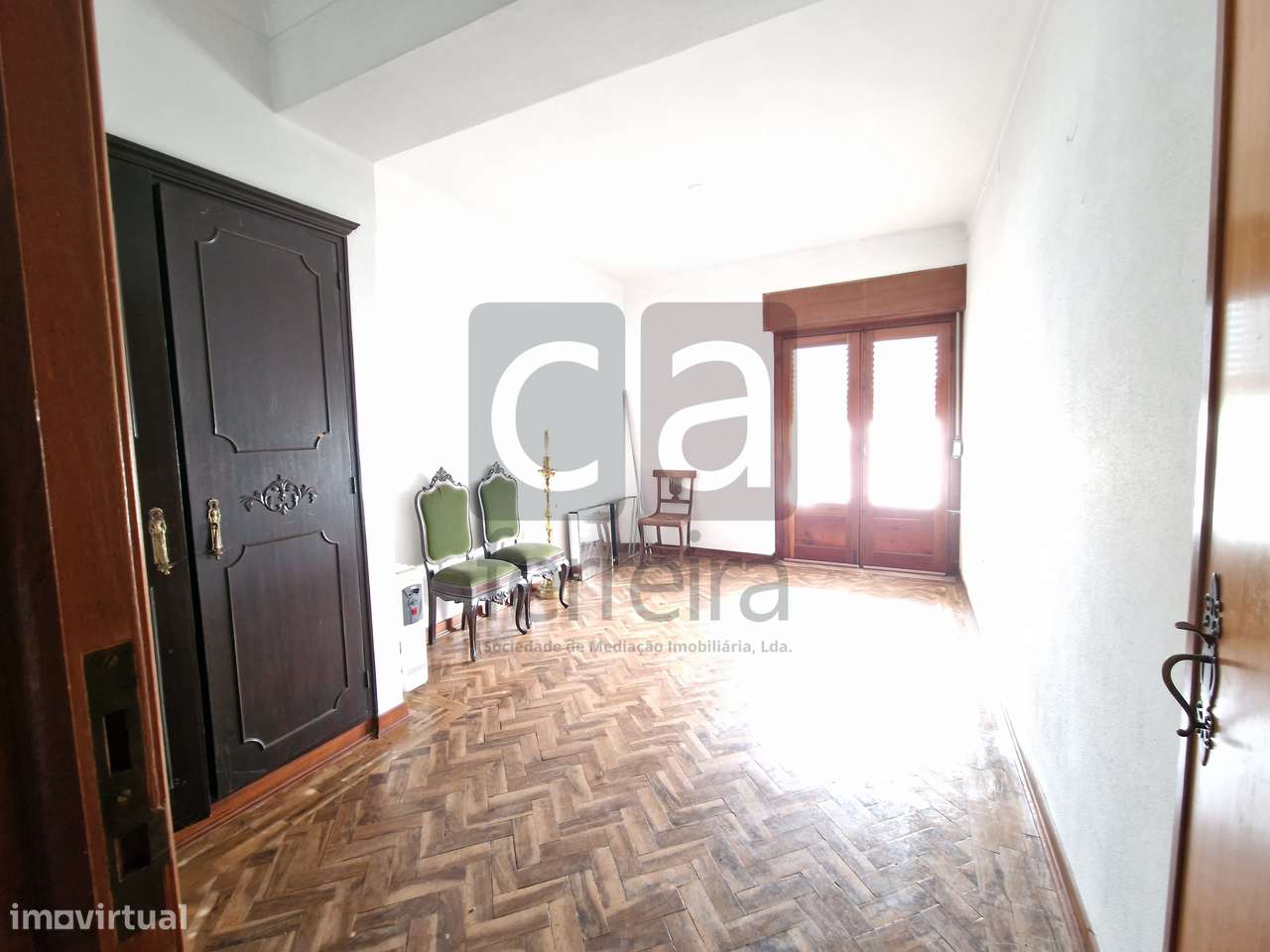 Moradia T4+2 em Almeirim com garagem e quintal-15