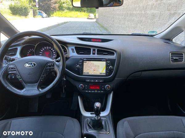 Kia Ceed 1.6 CRDi 128 ISG SW Platinum Edition - 11