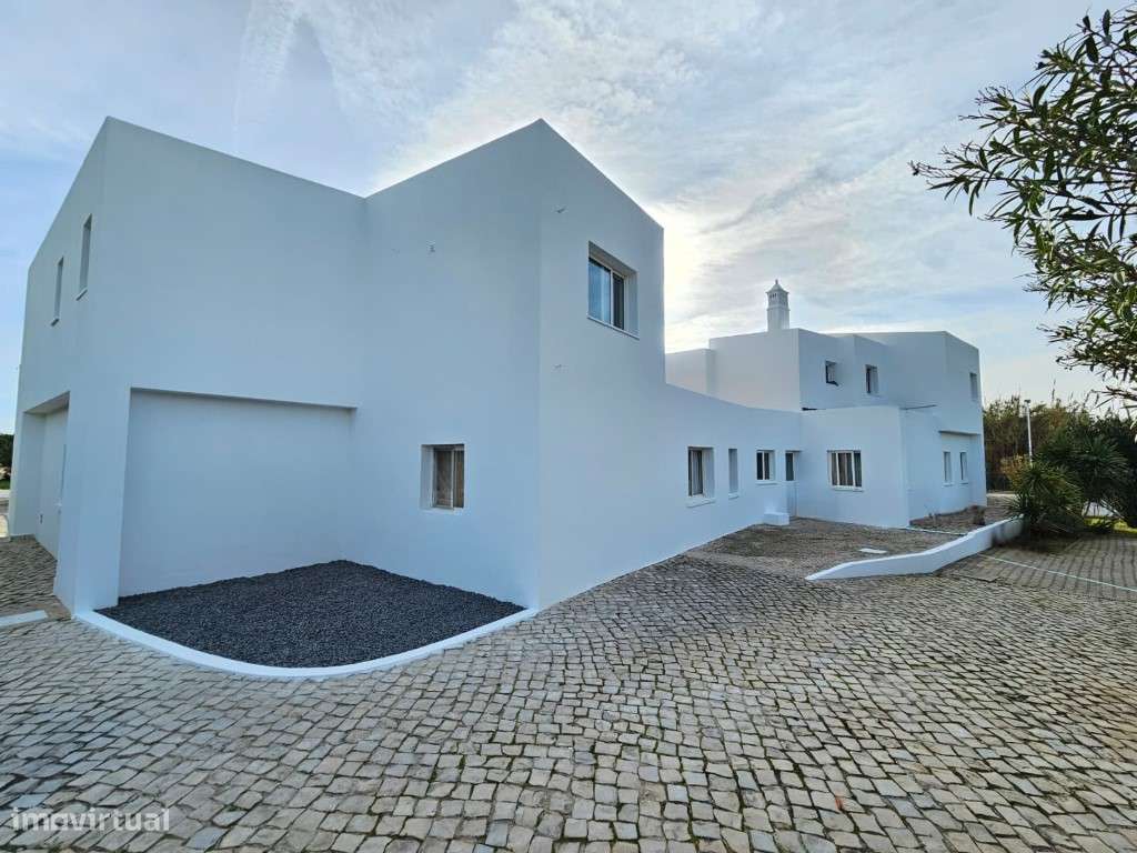 Moradia com 6 quartos, 5.200 m² de terreno e vista mar em Quarteira-18