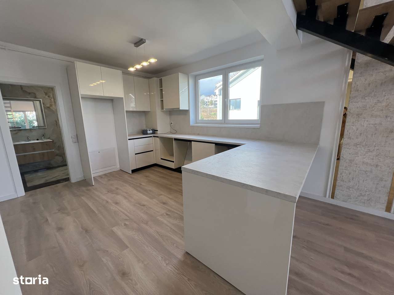 Apartament penthouse 2 nivele - Living spatios 40 mp - 4 camere, 3 bai-10