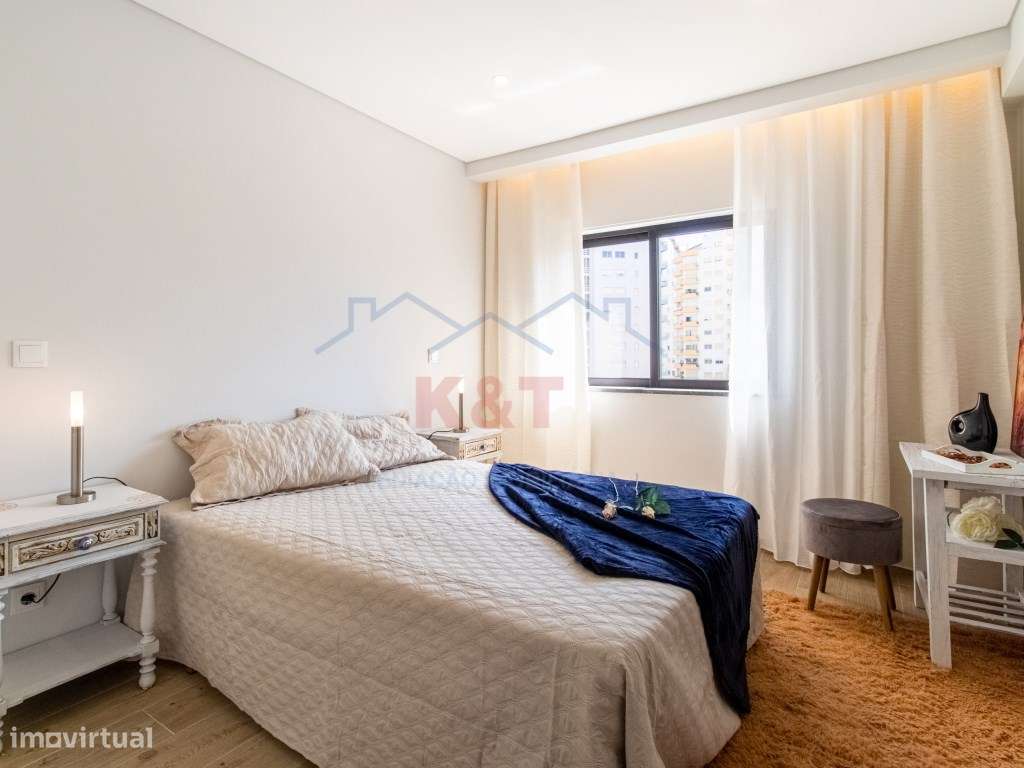 T2 na Praia da Rocha totalmente Remodelado-14