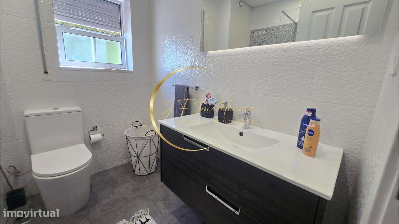 Apartamento T2 em Azurva com garagem-19