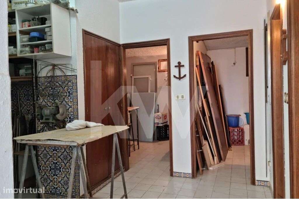 Garagem/Atelier Junto à Universidade de Aveiro. - Grande imagem: 2/7