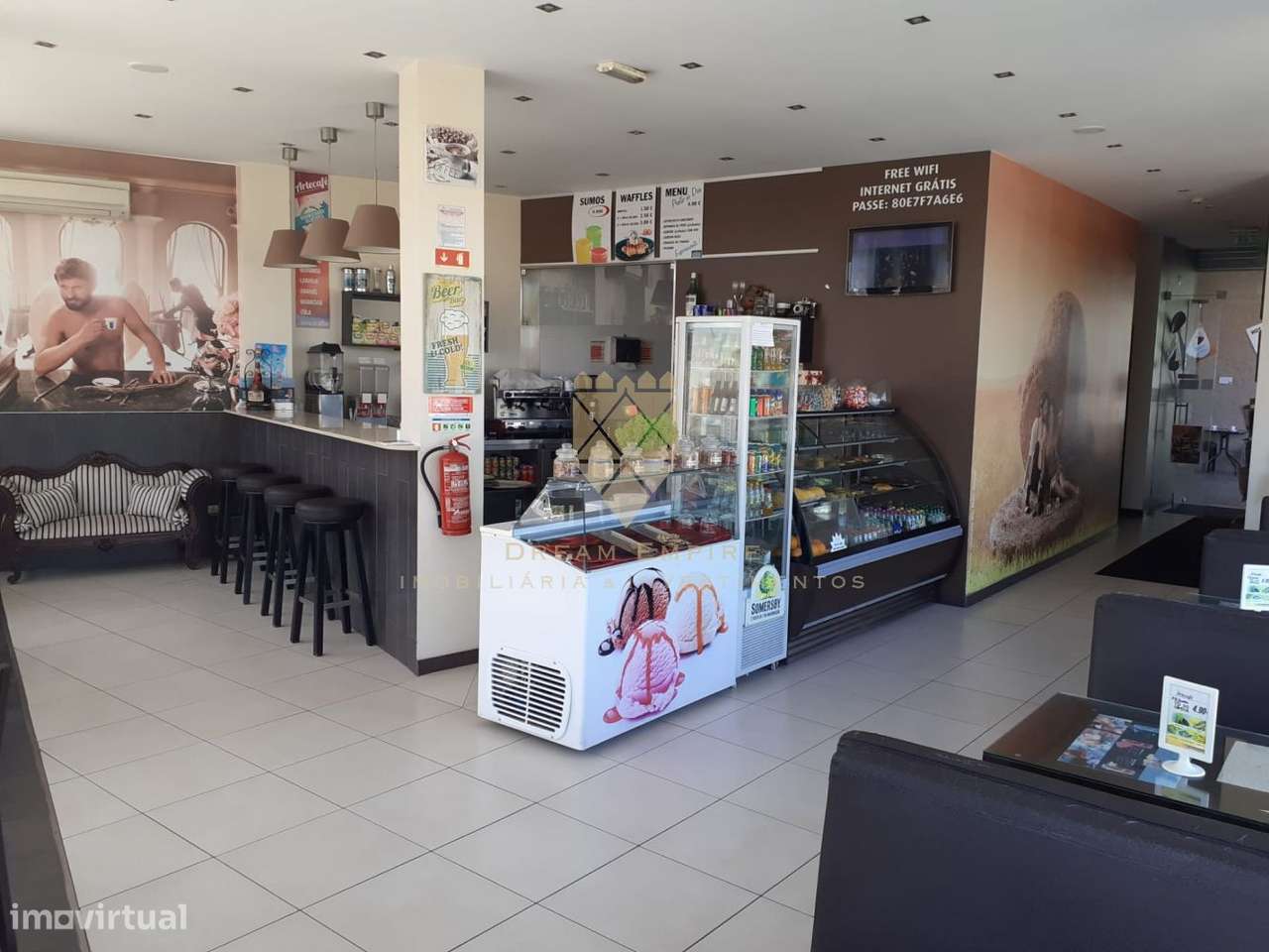 TRESPASSE DE CAFÉ NO CENTRO DE PAREDES - Grande imagem: 2/9