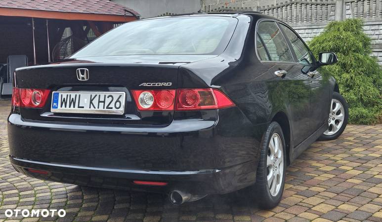 Honda Accord 2.0 Executive - 4