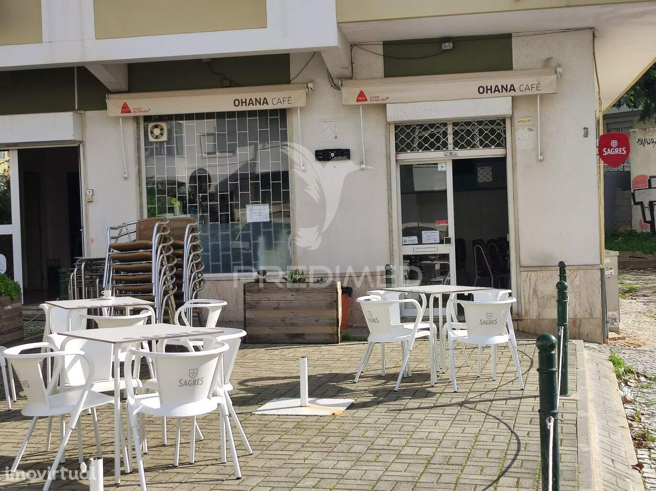 Trespassa-se Café bem localizado na Quinta do Rouxinol