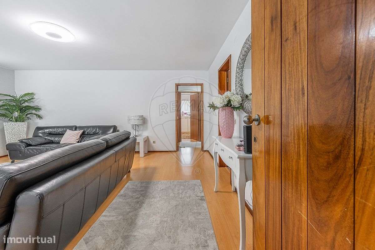 Apartamento T3 com ar condicionado e garagem, em Fermentões, Guimarães - Grande imagem: 3/29