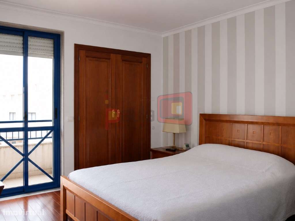 APARTAMENTO T3 COM PARQUEAMENTO-9