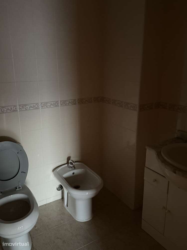 ALUGO T2 COM SUÍTE - Grande imagem: 4/24