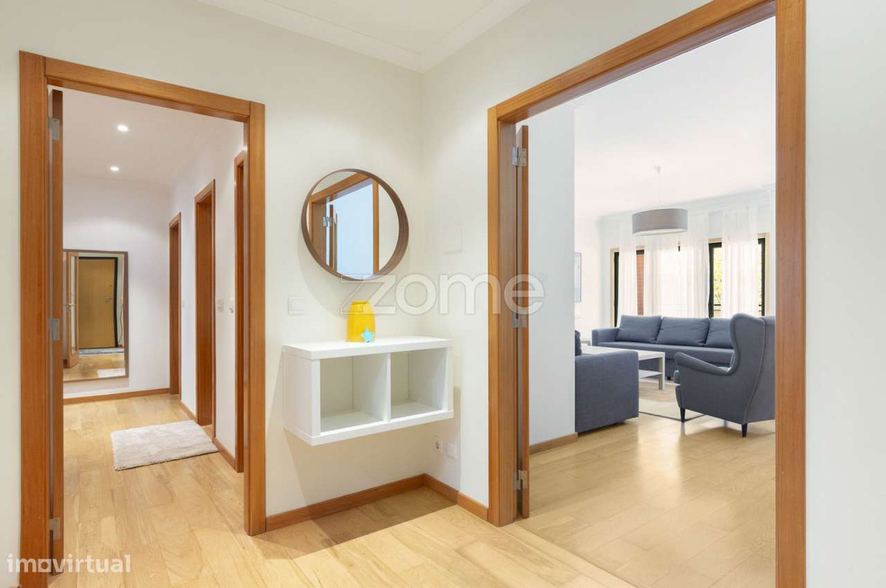 Apartamento T3 com varanda e garagem no L Towers, em Paço de Arcos-7