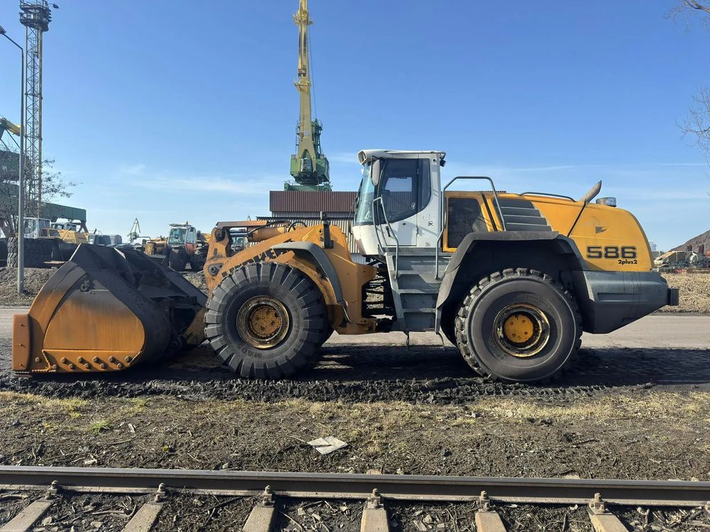 Liebherr L586 2008