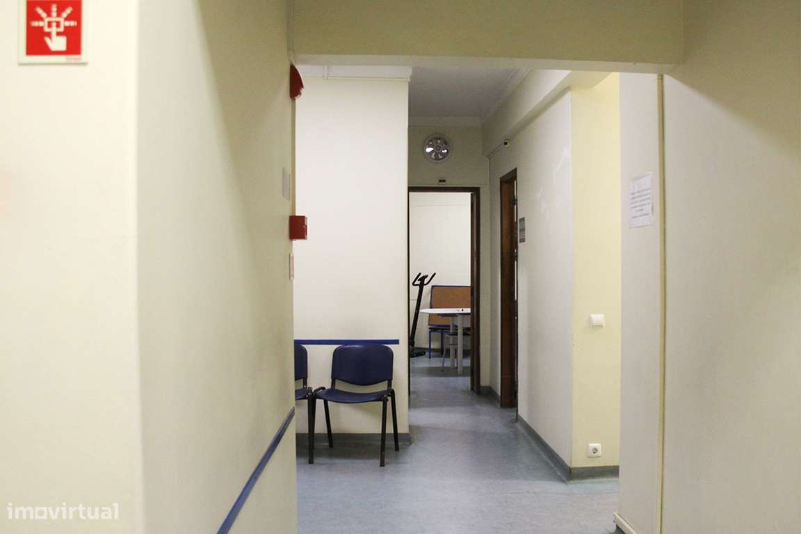 Consultório Médico >=T10 Venda em Almada, Cova da Piedade, Pragal e Ca-9