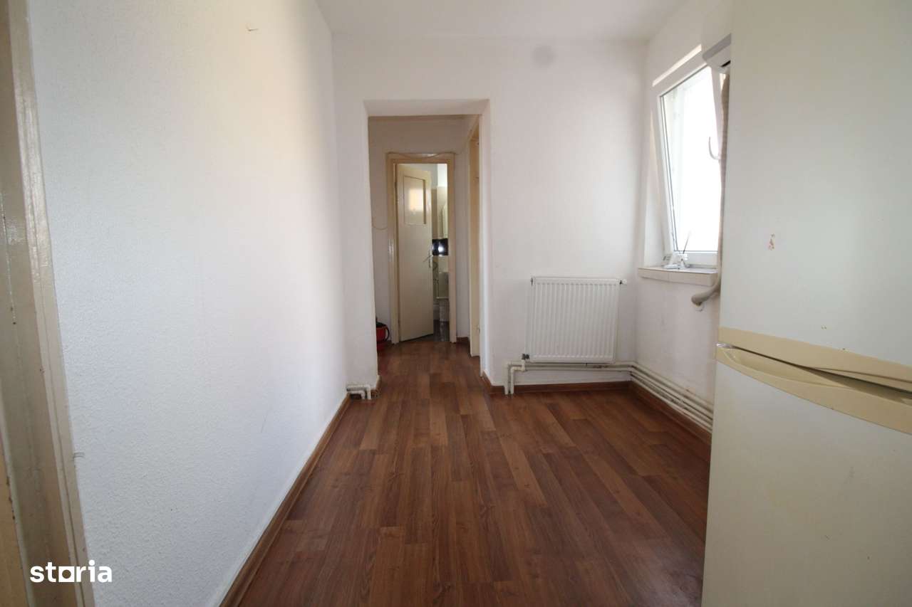 Apartament 3 camere,  66 mp, aleea Teilor-6