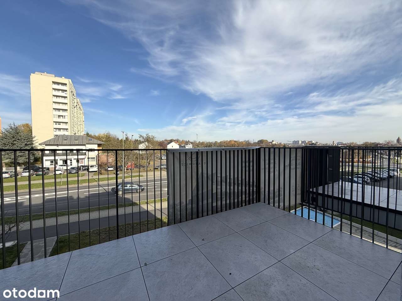 Nowoczesna przestrzeń z antresolą - 75m2 do własnej aranżacji-10