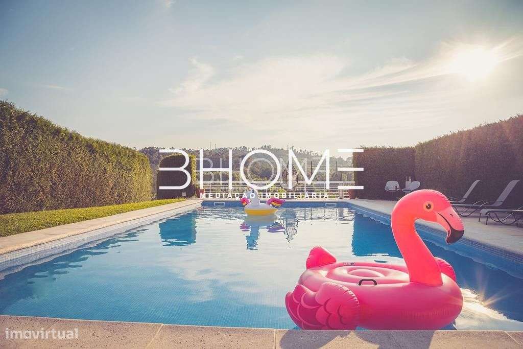 Propriedade com Casa em Pedra, T6, com piscina e campo de jogos-21