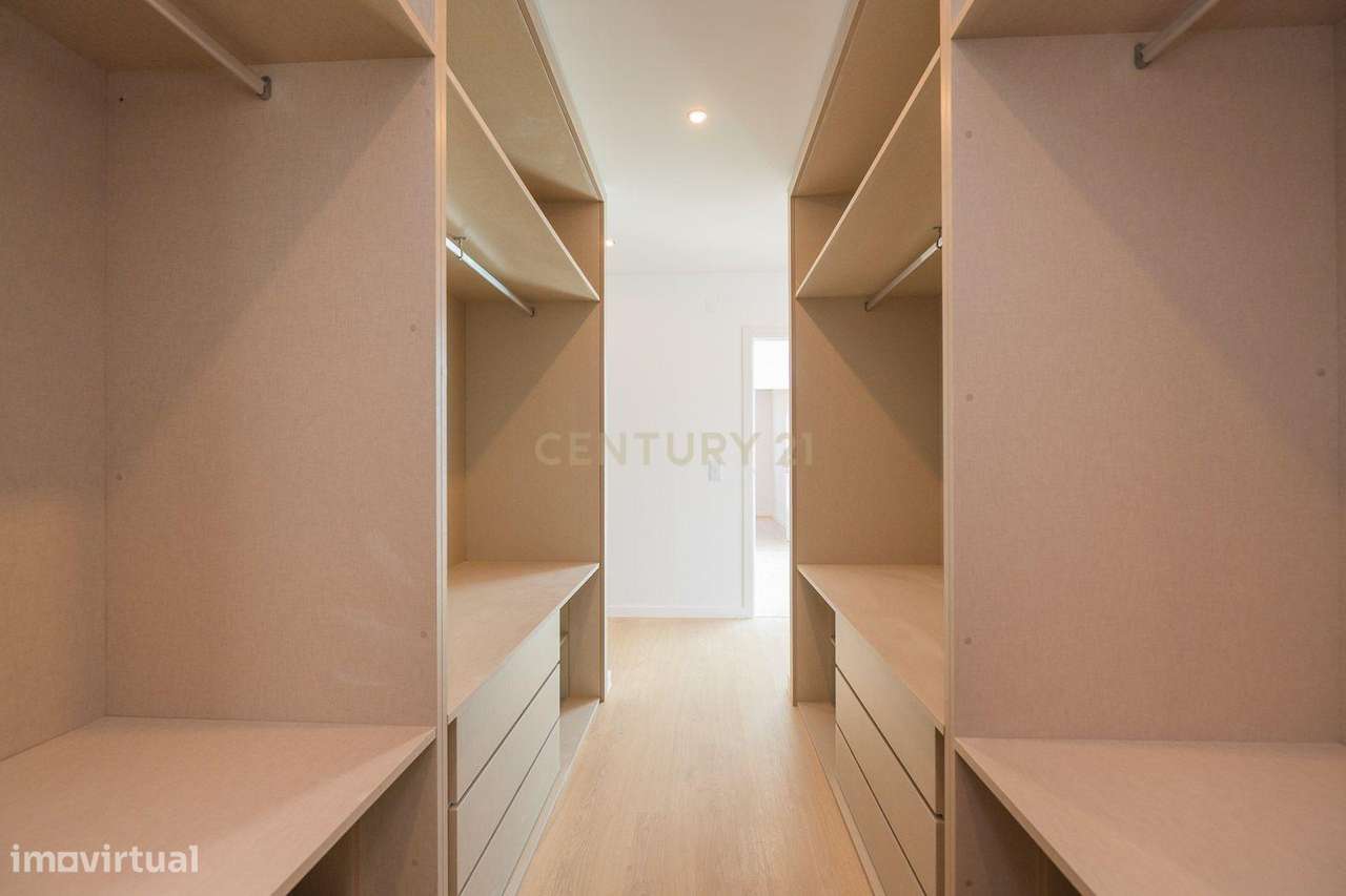 Sintra - Bolembre , moradia T4 nova, construção moderna e linhas conte-29