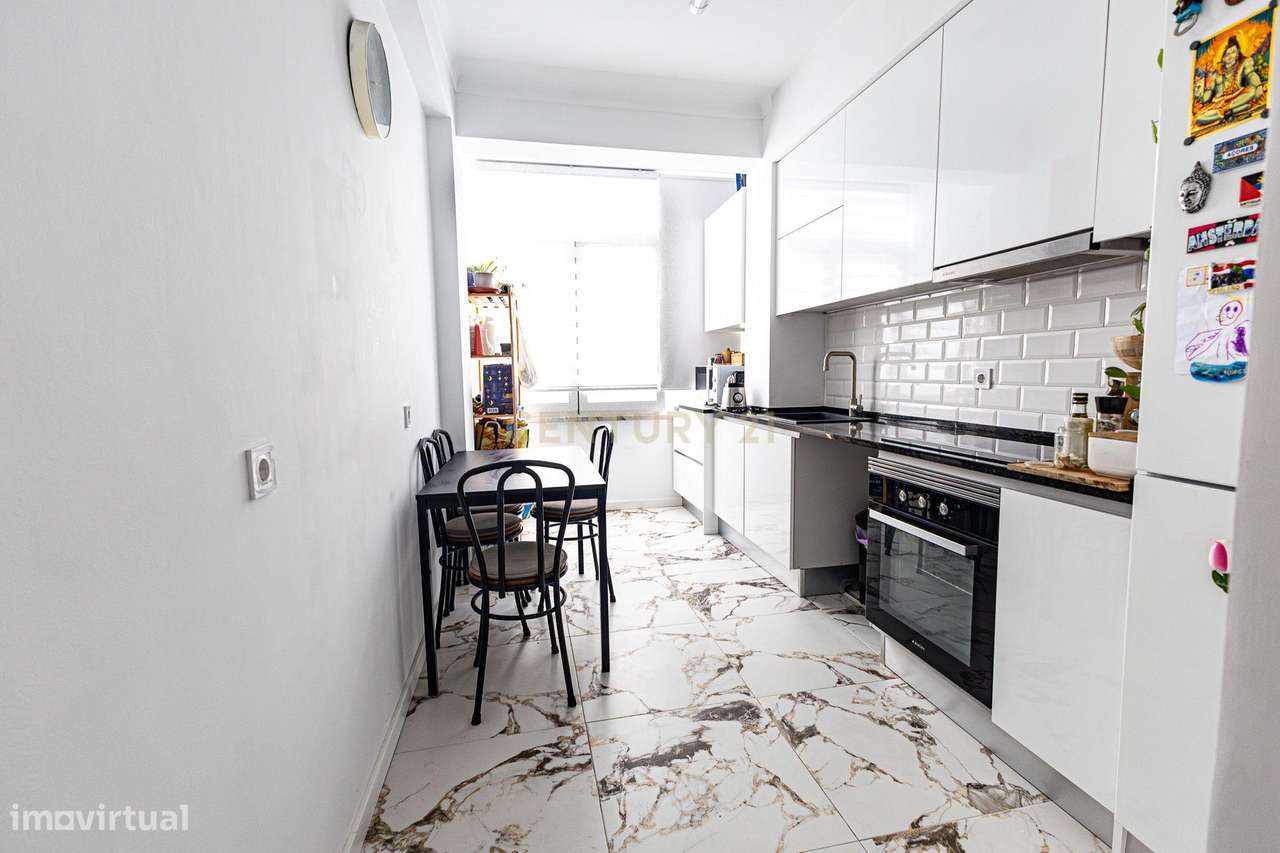 Apartamento T1 Remodelado na Torre da Marinha - Grande imagem: 3/14