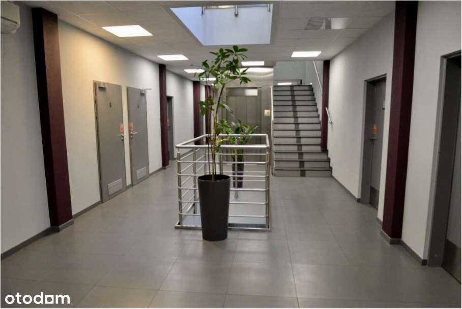 Nowoczesny kompleks biurowo-magazynowy ZODIAC w Pyrzowicach - Pełny obrazek: 4/4