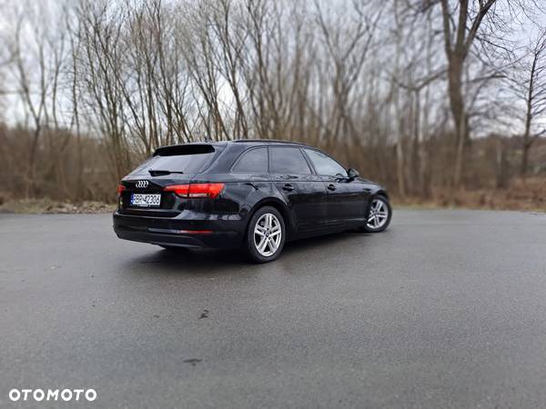 Audi A4 2.0 TDI Design - 8