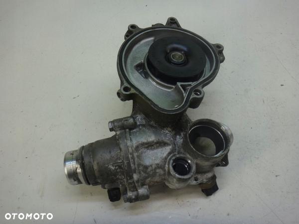 TERMOSTAT POMPA WODY BMW E60 E61 E63 E64 E65 X5 E70 4.4 4.8 N62 - 11