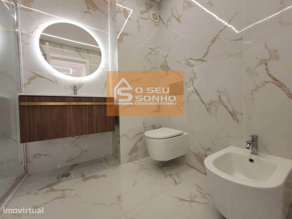 Apartamento T2 na Primeira Linha de Quarteira com Vista Mar-7