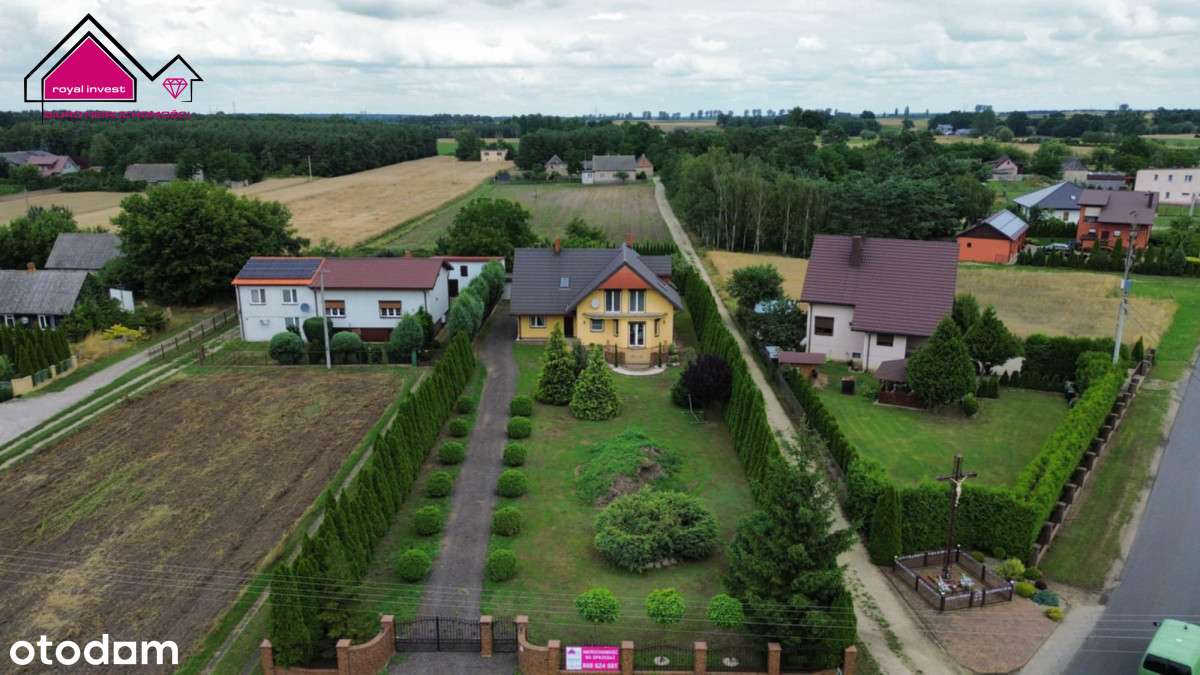 Przestronny dom na dużej działce-16