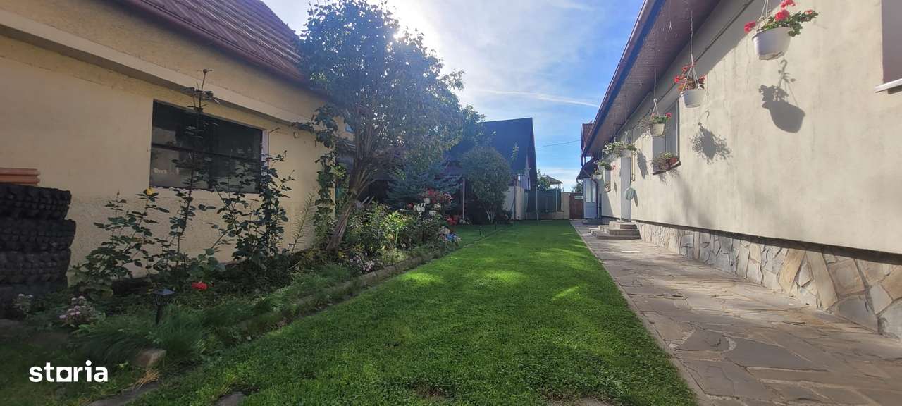 Vand casa cu teren de 1753 mp in Prejmer - Imagine principală: 4/10