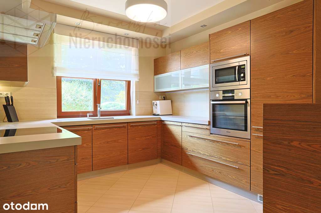 Wyjątkowy dom wolnostojącym z pięknym ogrodem-5